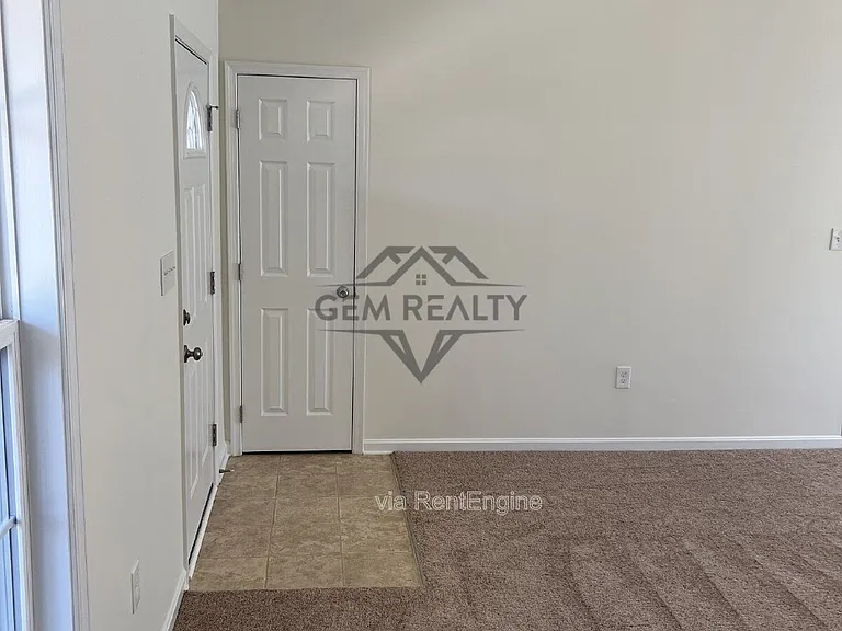 8326 Quicks Way — Photo 9