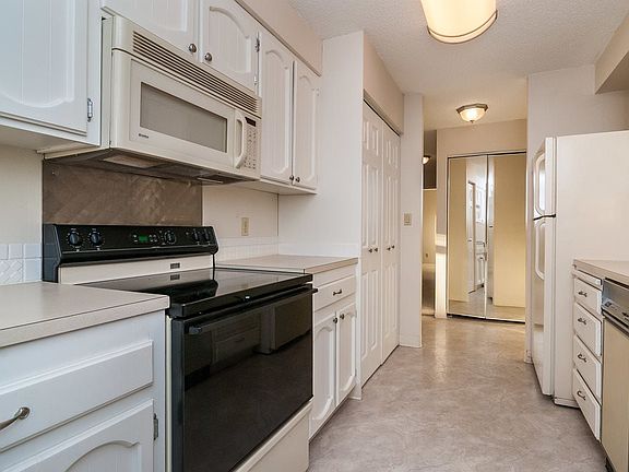 3rd image of 665 10th Ave