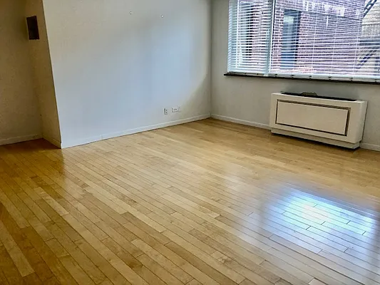 Rented by Akam Sales and Brokerage | media 4