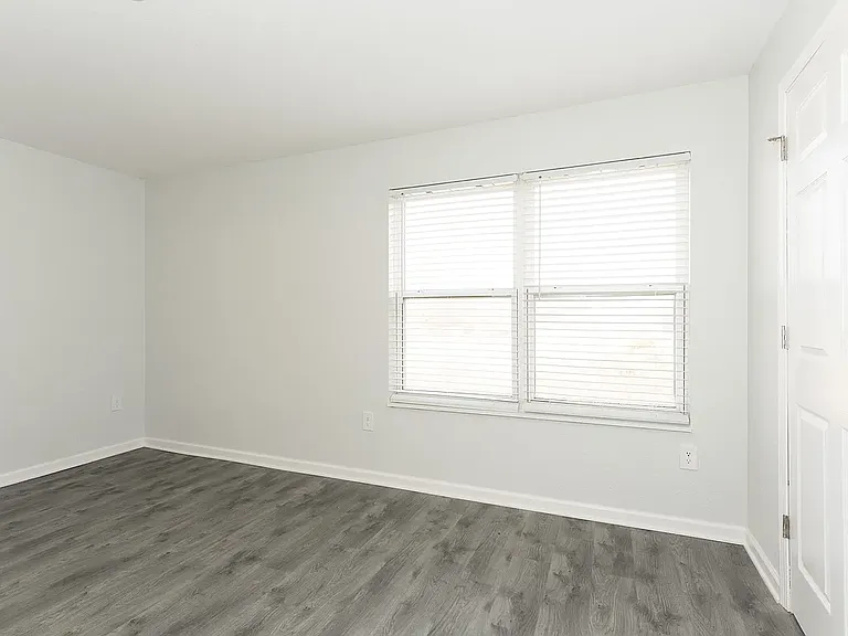 3833 Hoosier Woods Ct — Photo 13