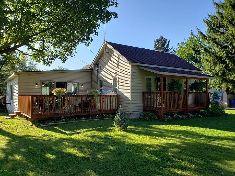 1st image of 15661 Bass Lake Ave NE