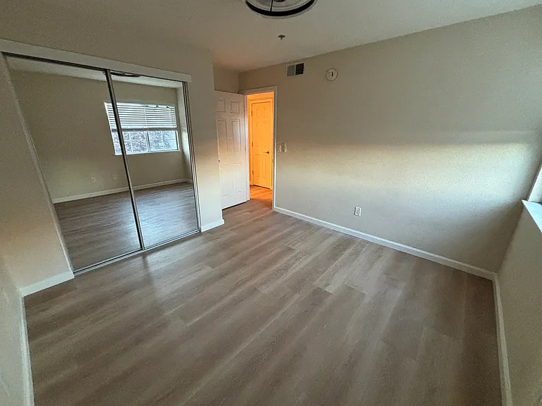 Upstairs bedroom3