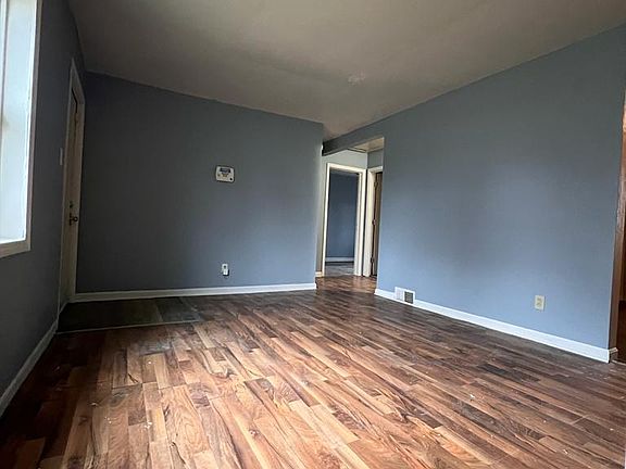 2nd image of 525 S Illinois St