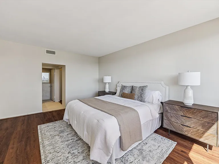 49 Briar Hollow Ln #1004 — Photo 13