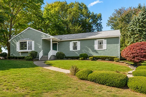 343 Bay Rd Photo 1