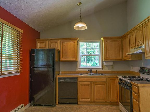 5th image of 18107 Maclaren St #A