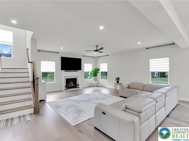 8548 Lafayette Ln — Photo 31