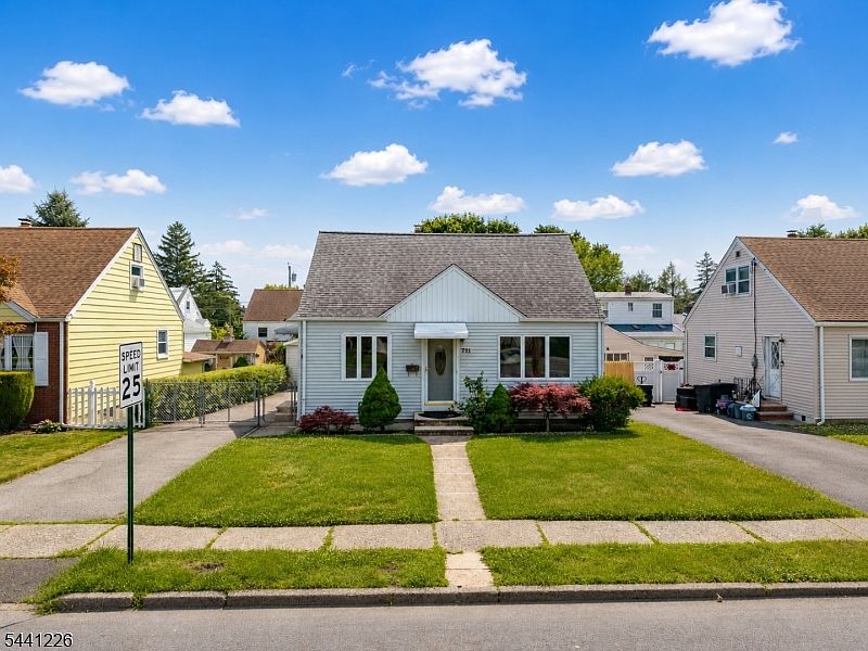1st image of 711 Bloomfield Ave