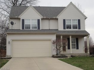 6301 Oak Tree Dr S, Lorain, OH 44053