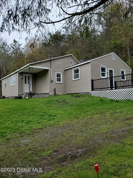 2nd image of 1109 North Road