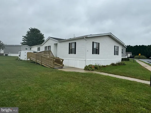 20 Moccasin Dr, Ephrata, PA 17522