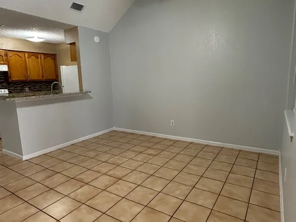 2701 E Montgomery St APT 3, Laredo, TX 78043