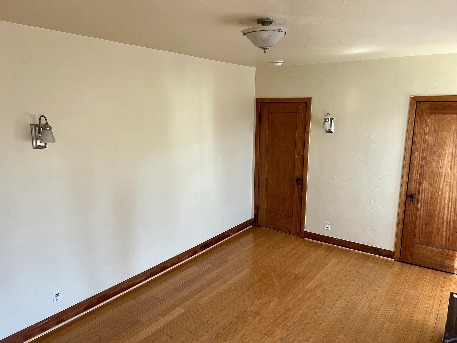 1 bed, 900 sqft, $2,500 — Photo 1
