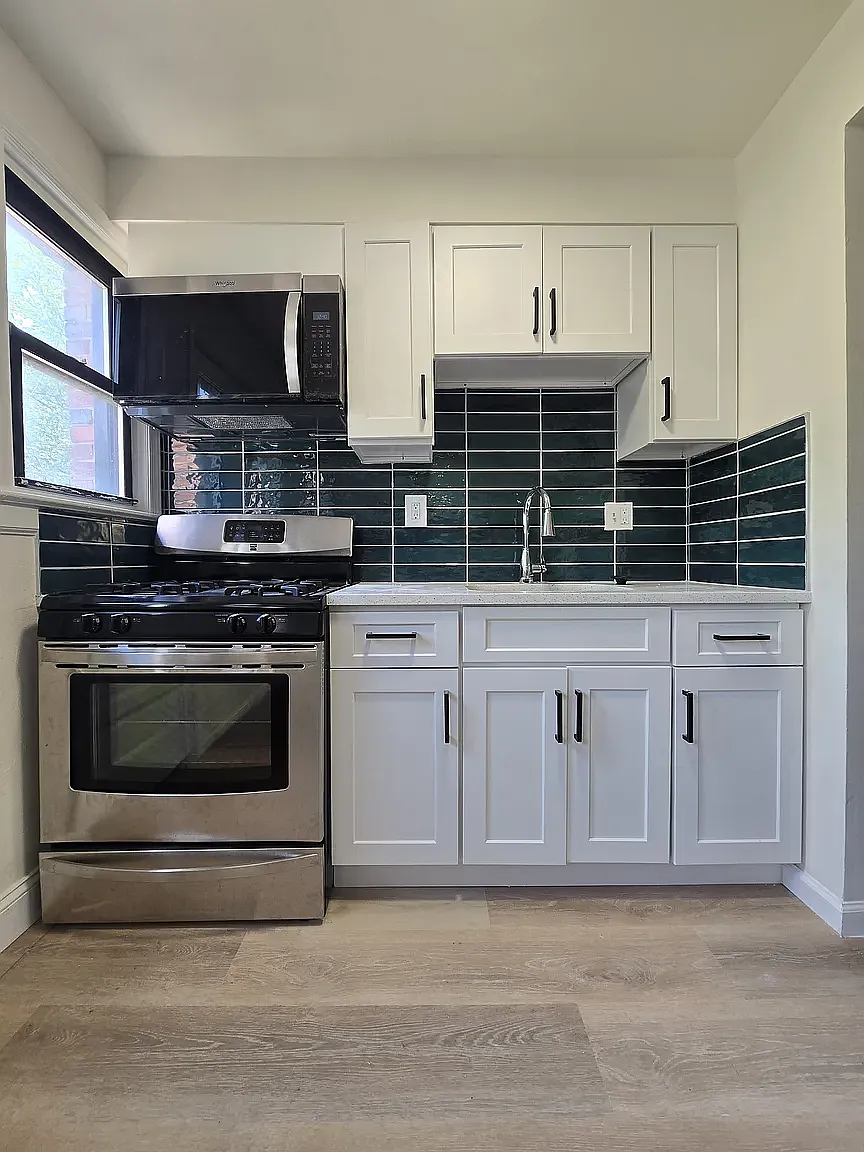 1 bed, 1.0 bath, 810 sqft, $1,800 — Photo 3