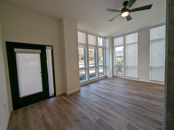 4205 SW Genesee St #104