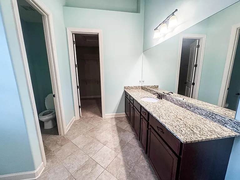 1229 Grainfield Cv — Photo 11