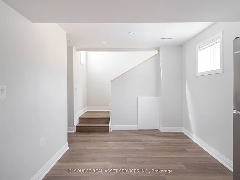 46 Louise Ln #LOWER — Photo 6