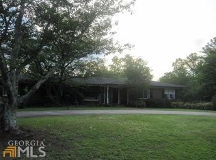 530 Rhodes Dr, Elberton, GA 30635