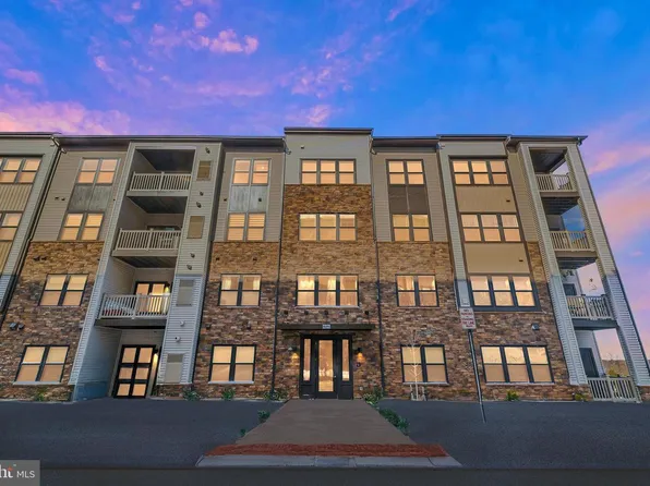 46294 Mount Milstead Ter #400, Sterling, VA 20164