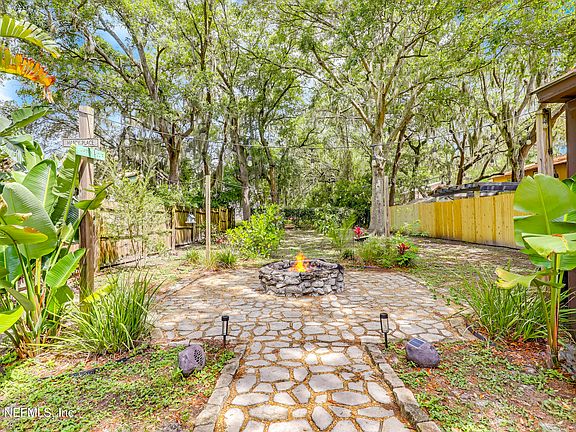 4th image of 1065 MIMOSA COVE Court W