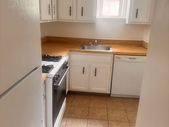 4th image of 4430 Douglaston Pkwy APT 3B