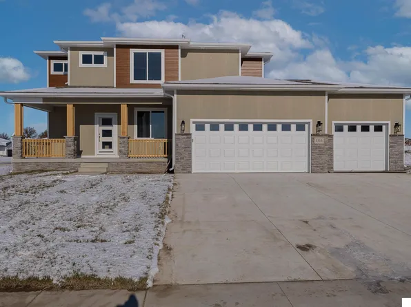 3310 Greta Dr, Roca, NE 68430