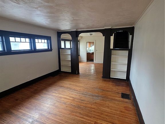 2nd image of 66 Jewel St