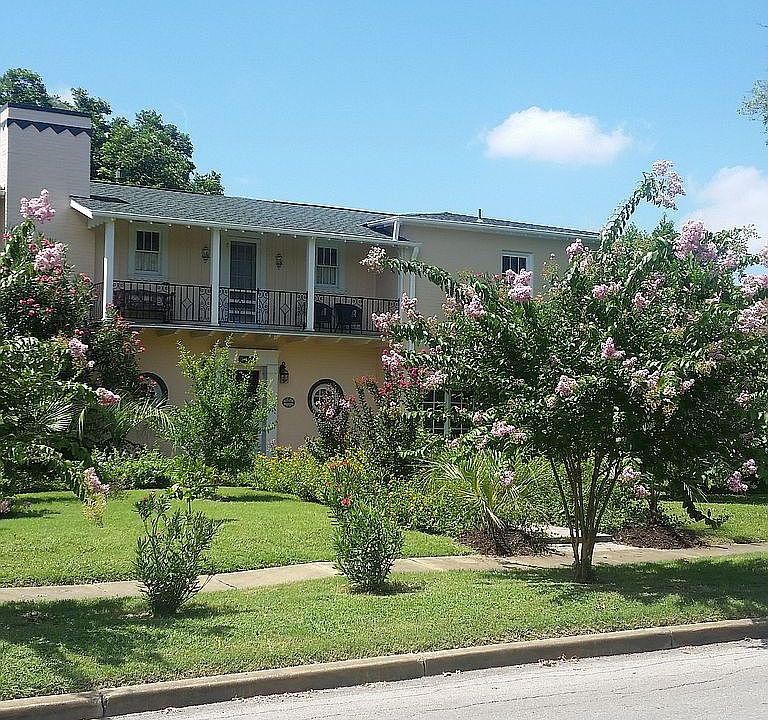 1st image of 2102 W Kings Hwy