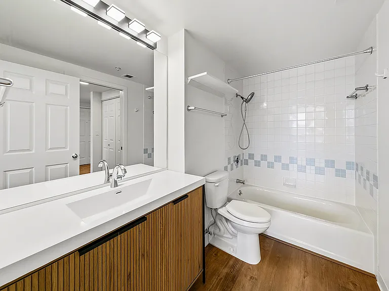 2600 2nd Ave #802 — Photo 8