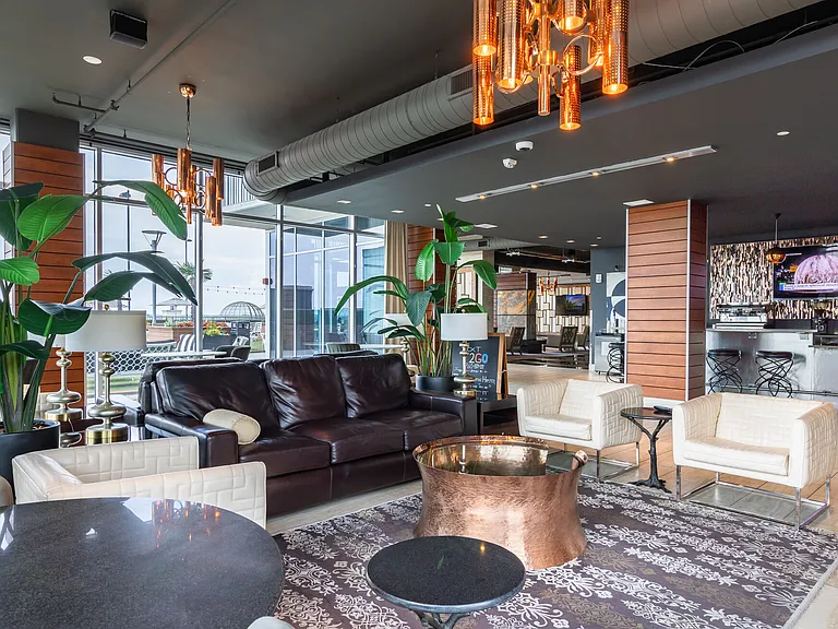 The VUE Charlotte On 5th — Photo 25