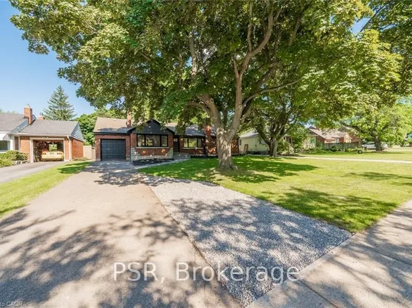 5678 Woodland Blvd, Niagara Falls, ON L2G 5K8
