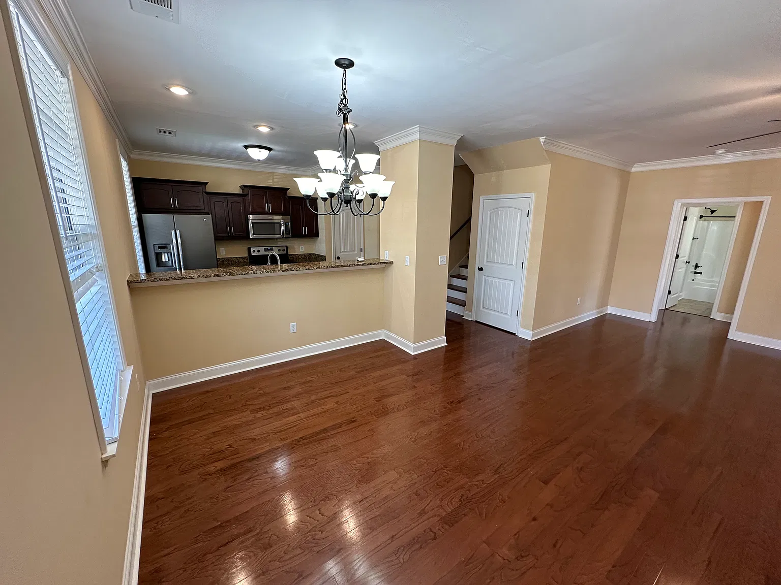 3 bed, 1716 sqft, $2,800 — Photo 4