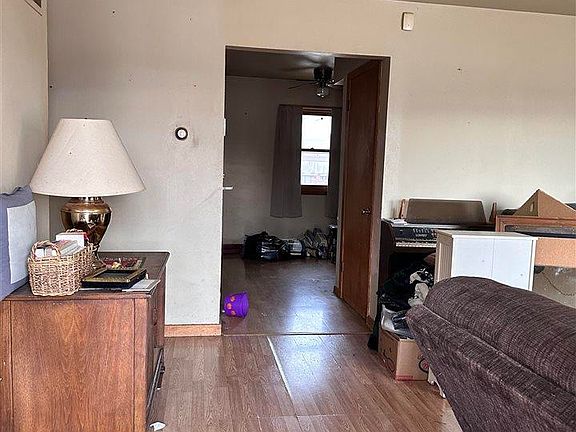 3rd image of 302 Emerson Ln