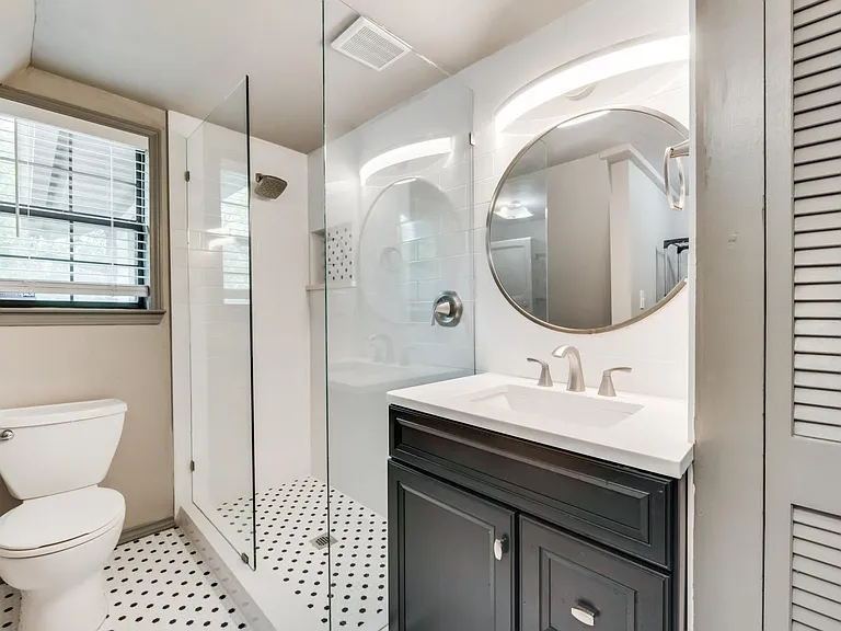 Secondary bathroom
