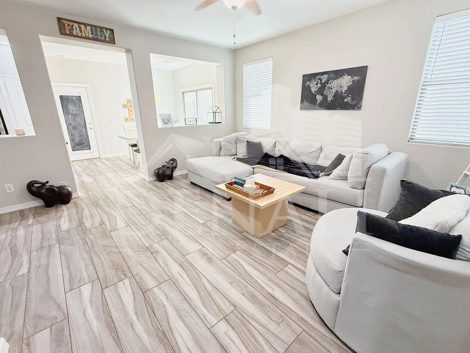 3 bed, 2.5 bath, 1564 sqft, $2,295 — Photo 3