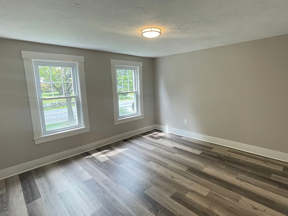 2nd image of 67 High St #1R