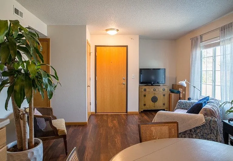 370 W Cherry St #1 — Photo 1