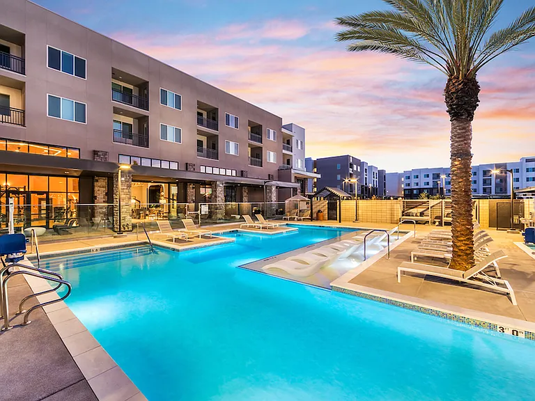 Marlowe Centennial Hills — Photo 5