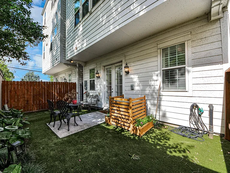 2606 Madeline Grove Dr — Photo 40