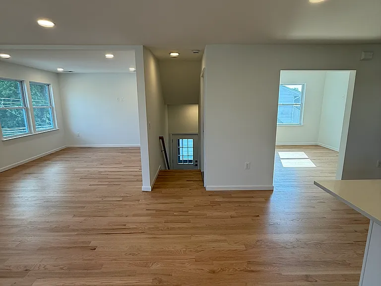 416 Catherine St #2 — Photo 11