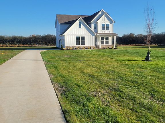 3rd image of 1421 Charles Dr