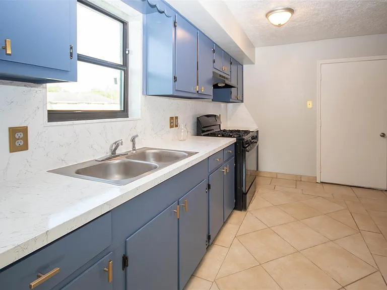 10902 Mosscrest Dr — Photo 7