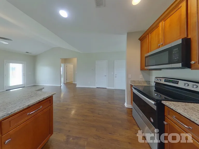 812 Ellyson Dr — Photo 8