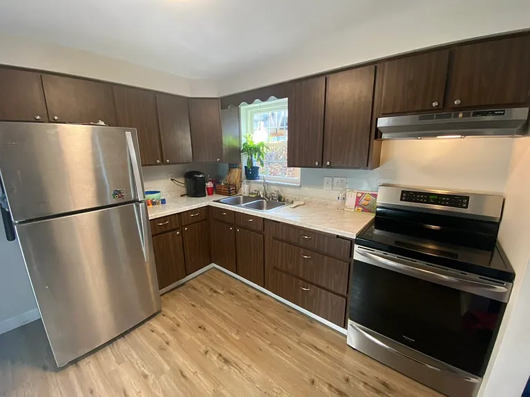 57 Seneca Dr — Photo 9
