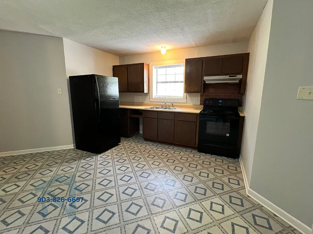 Valley View Apartments - 301 Pine Wilderness Dr, QC - B2 — Photo 1