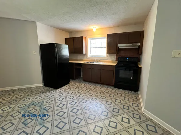 301 Pine Wilderness Dr, Queen City, TX