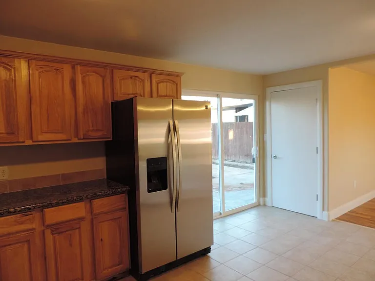 181 E 700 S — Photo 19