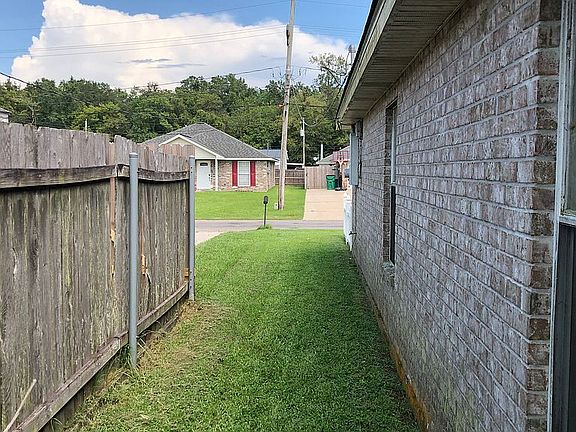 5th image of 729 Camellia Ave