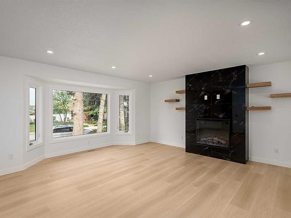 4th image of 312 W Queensland Rd SE