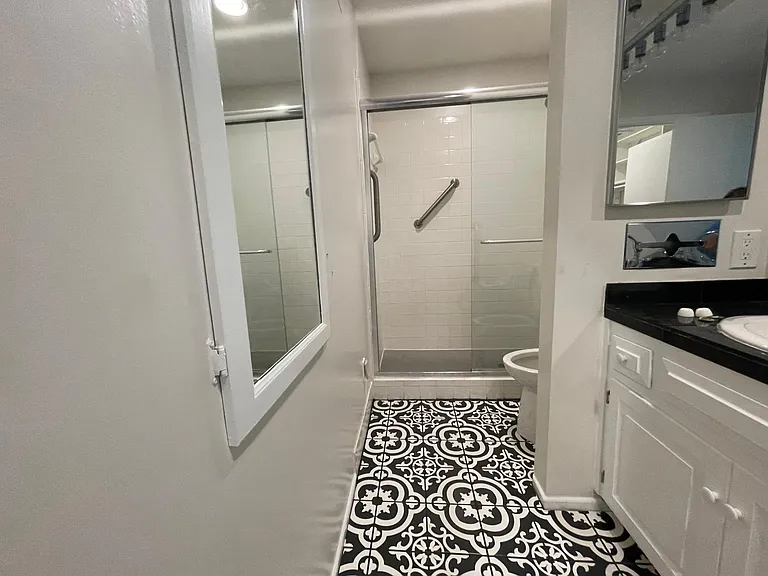 6259 Rosewood St — Photo 29